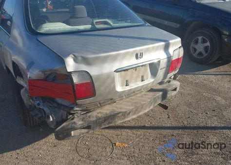 1996 Honda Accord Value from USA, damaged, VIN 1HGCD569XTA235834